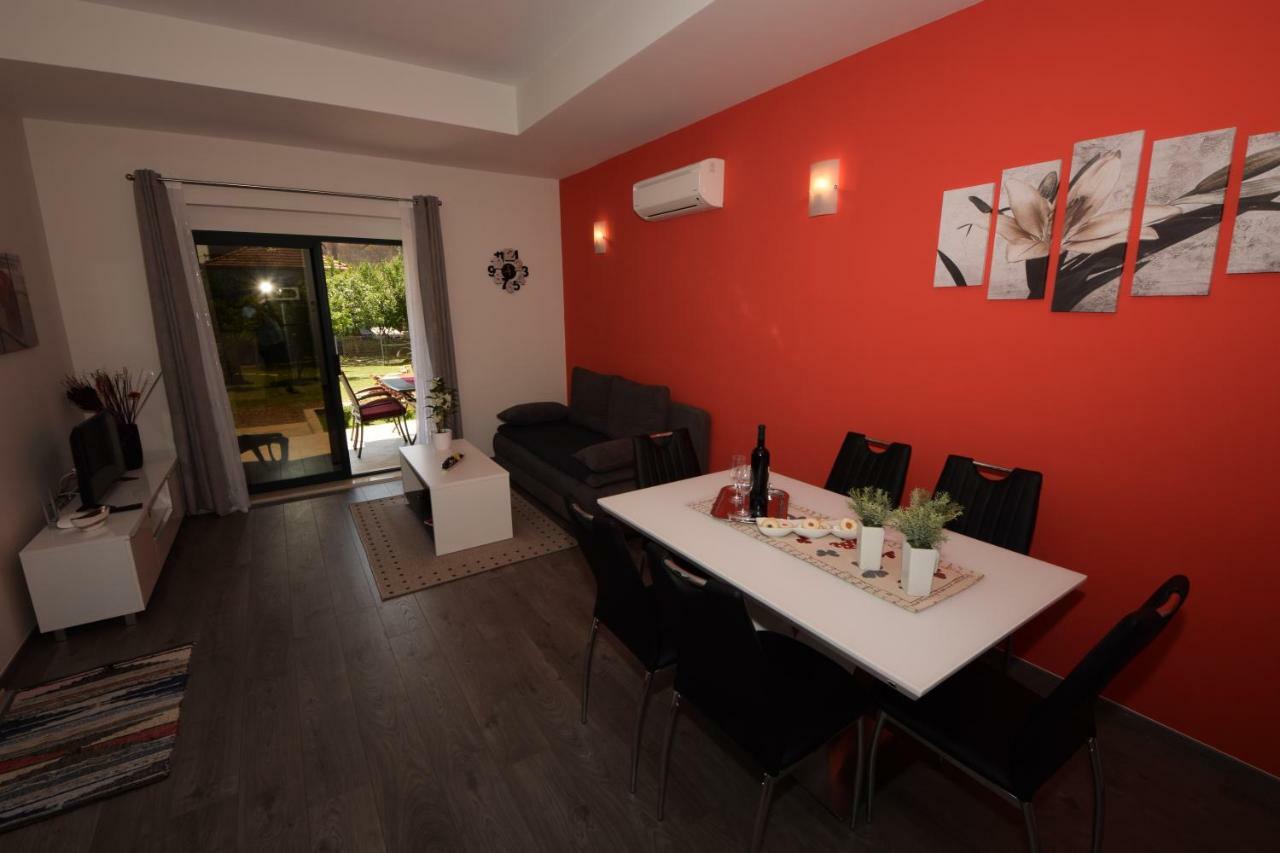 Apartmani Dora I Kati Orebić Εξωτερικό φωτογραφία